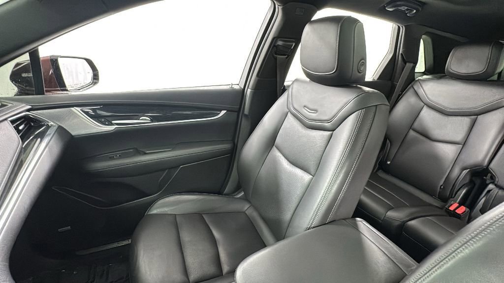 Used 2022 Cadillac XT5 Premium Luxury w/ LPO, Floor Liner Package image 13