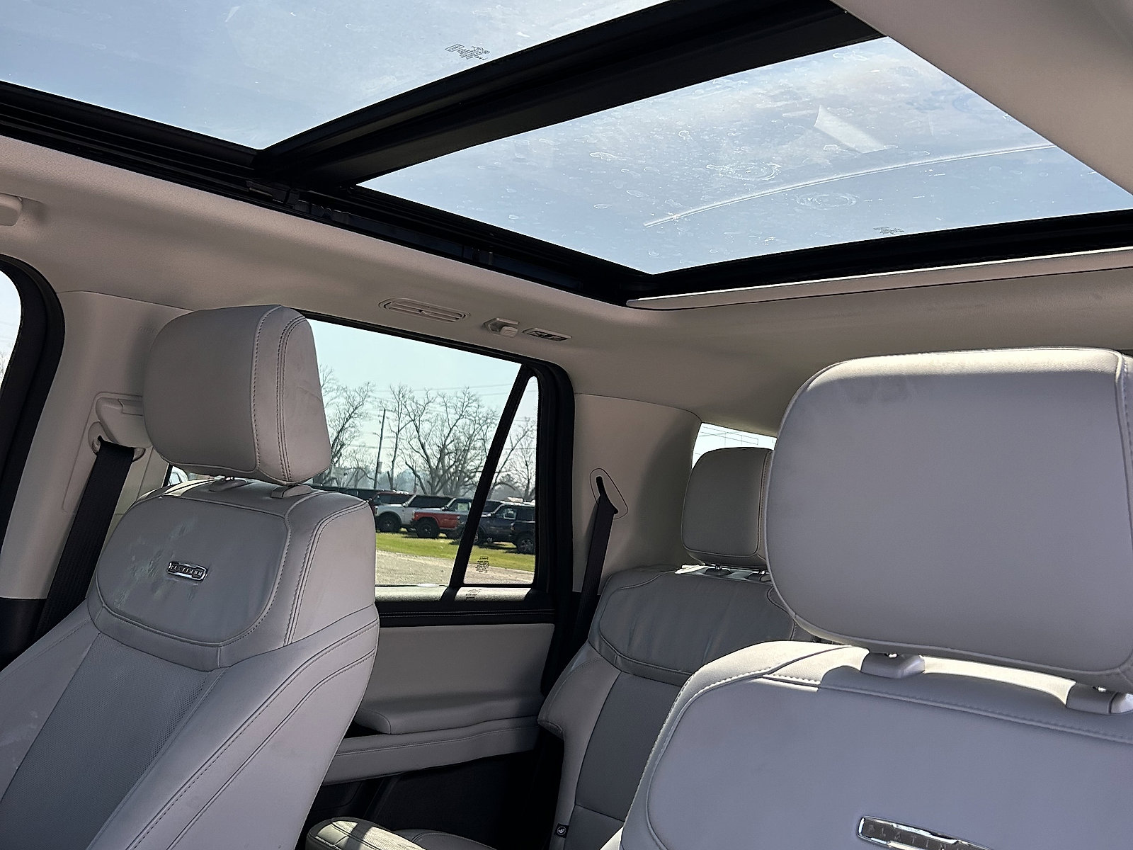 Used 2025 Ford Expedition Max Platinum image 7