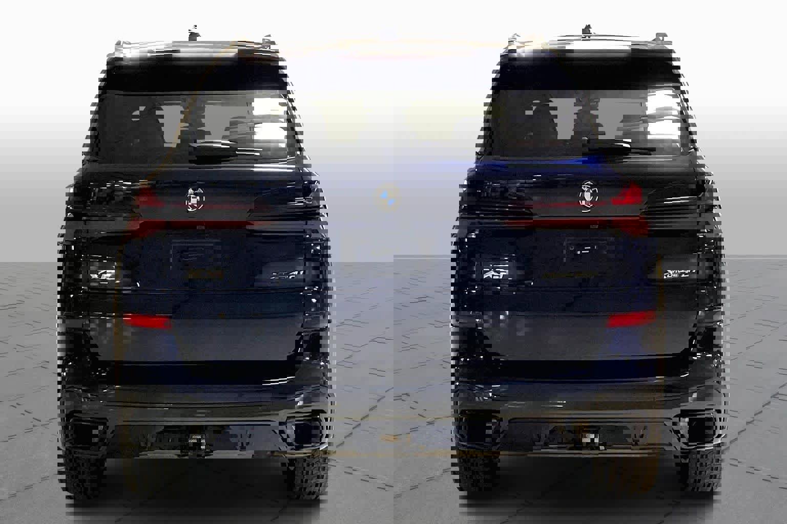 Used 2024 BMW X5 xDrive40i w/ Executive Package image 5