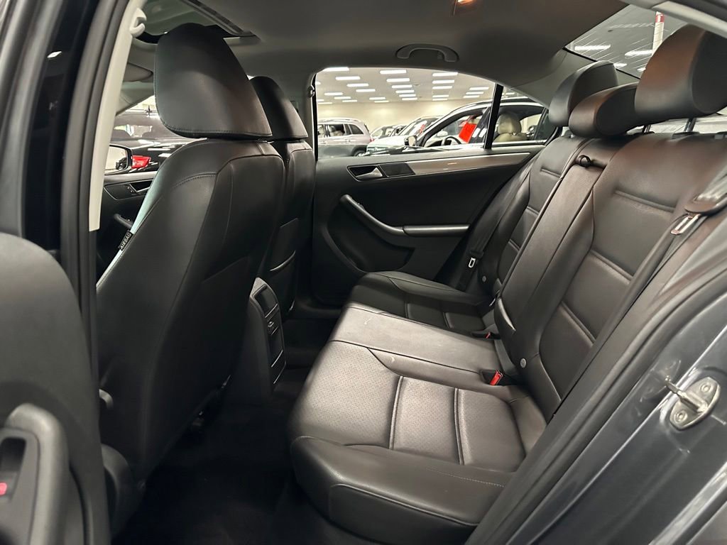 Used 2018 Volkswagen Jetta SE FWD image 25
