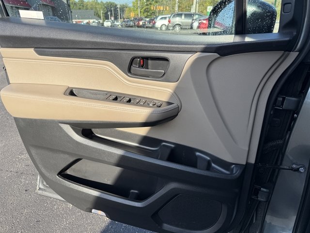 Used 2019 Honda Odyssey EX image 17
