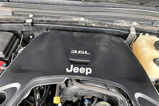 Used 2021 Jeep Gladiator Rubicon w/ Trailer Tow Package image 32