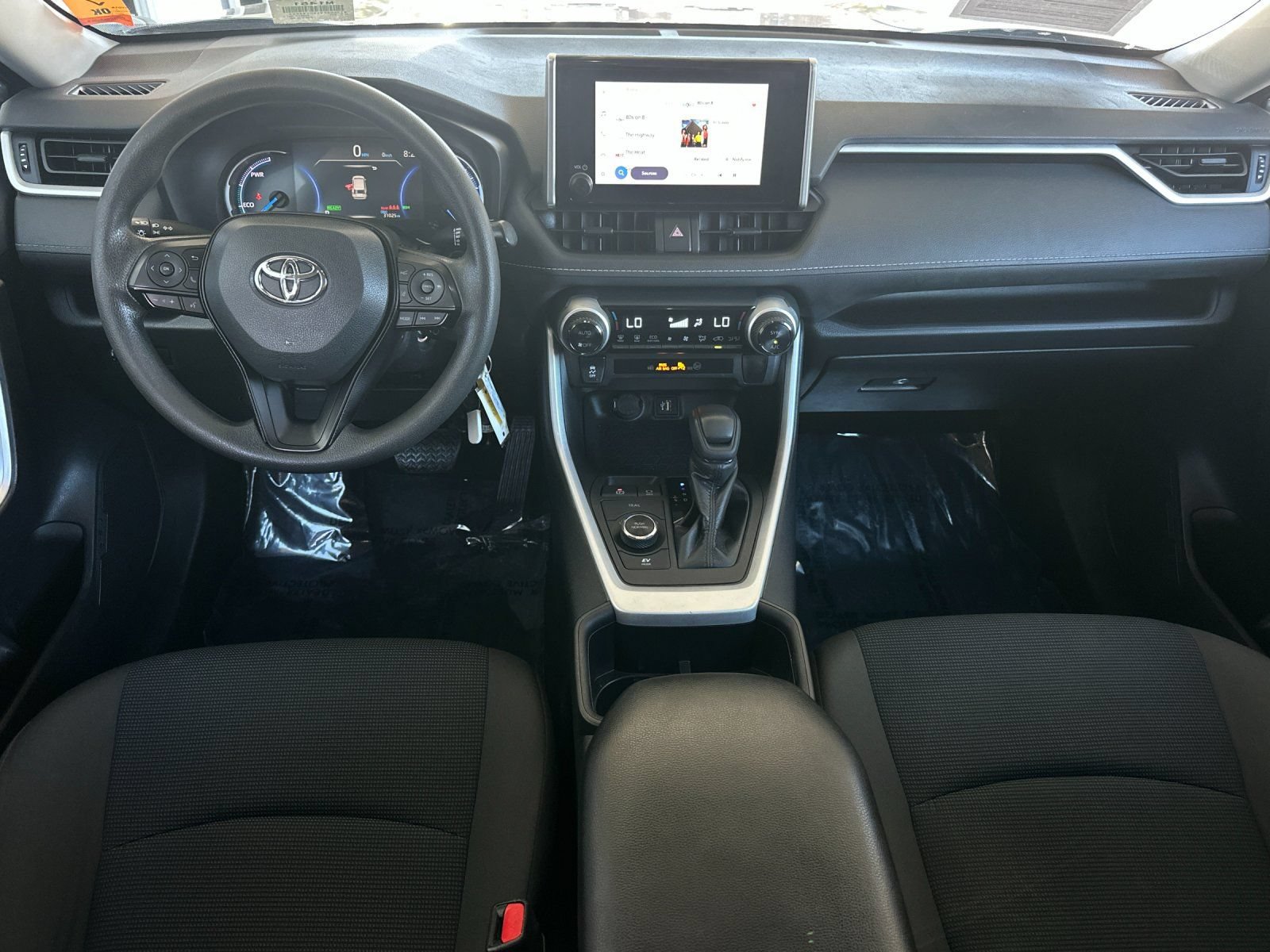Used 2024 Toyota RAV4 LE AWD/4WD image 12