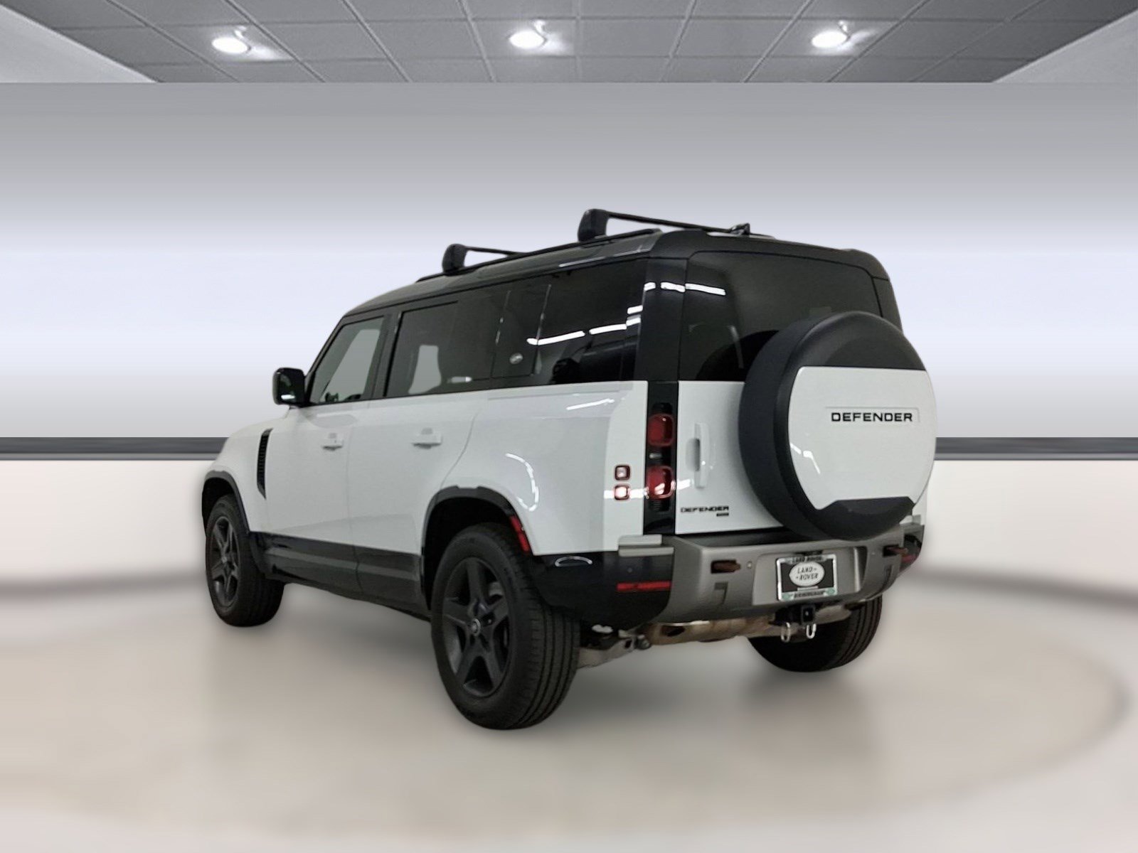 Used 2022 Land Rover Defender 110 X-Dynamic SE image 3