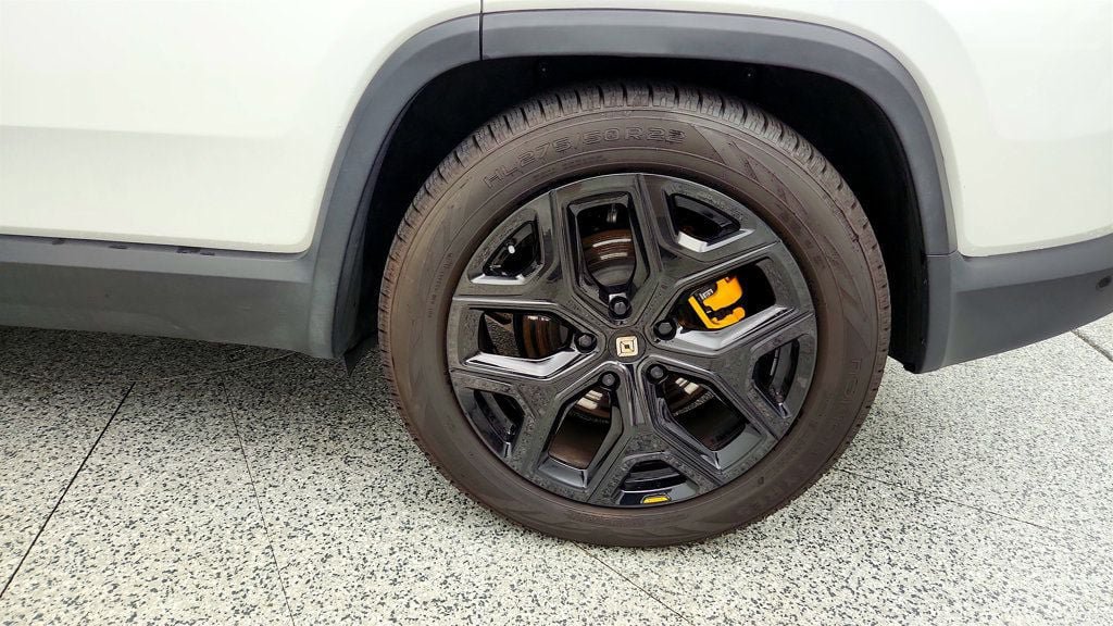Used 2024 Rivian R1S Adventure AWD/4WD image 9