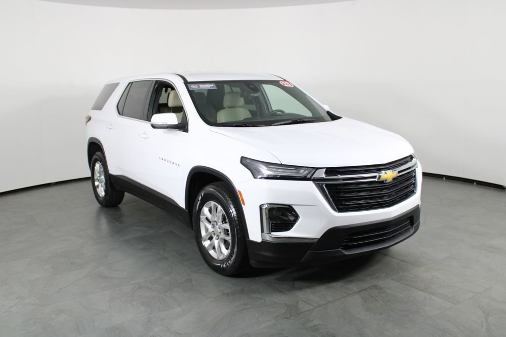 Used 2023 Chevrolet Traverse LS w/ Safety Package FWD image 11