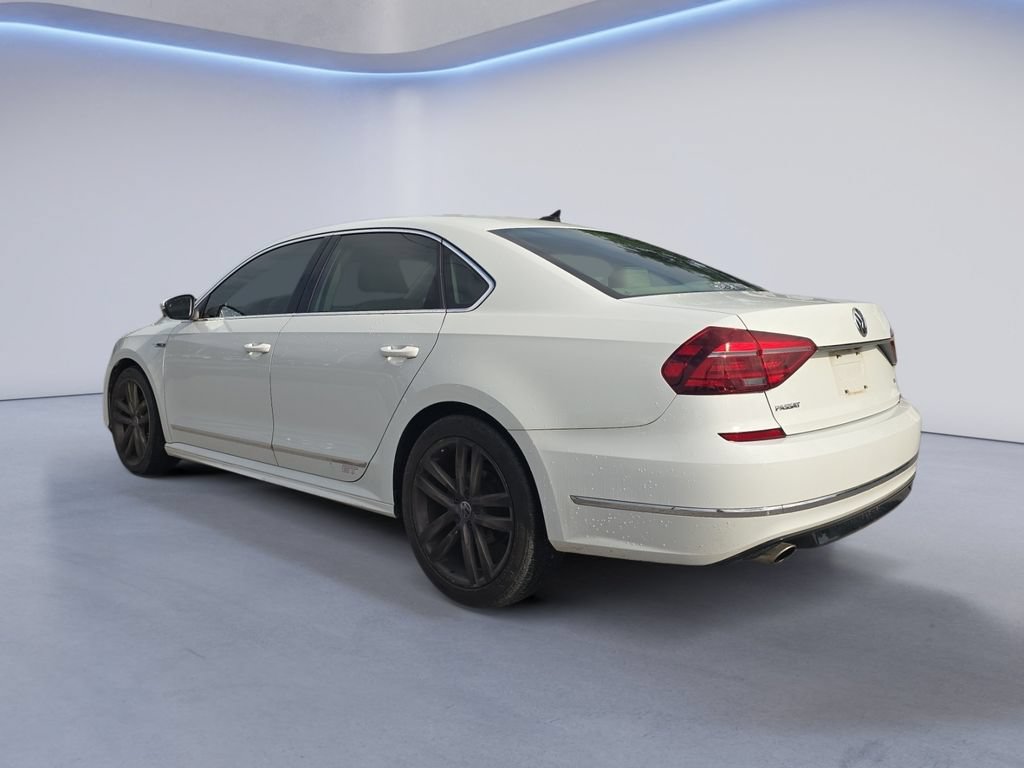 Used 2017 Volkswagen Passat 1.8T R-Line FWD image 4