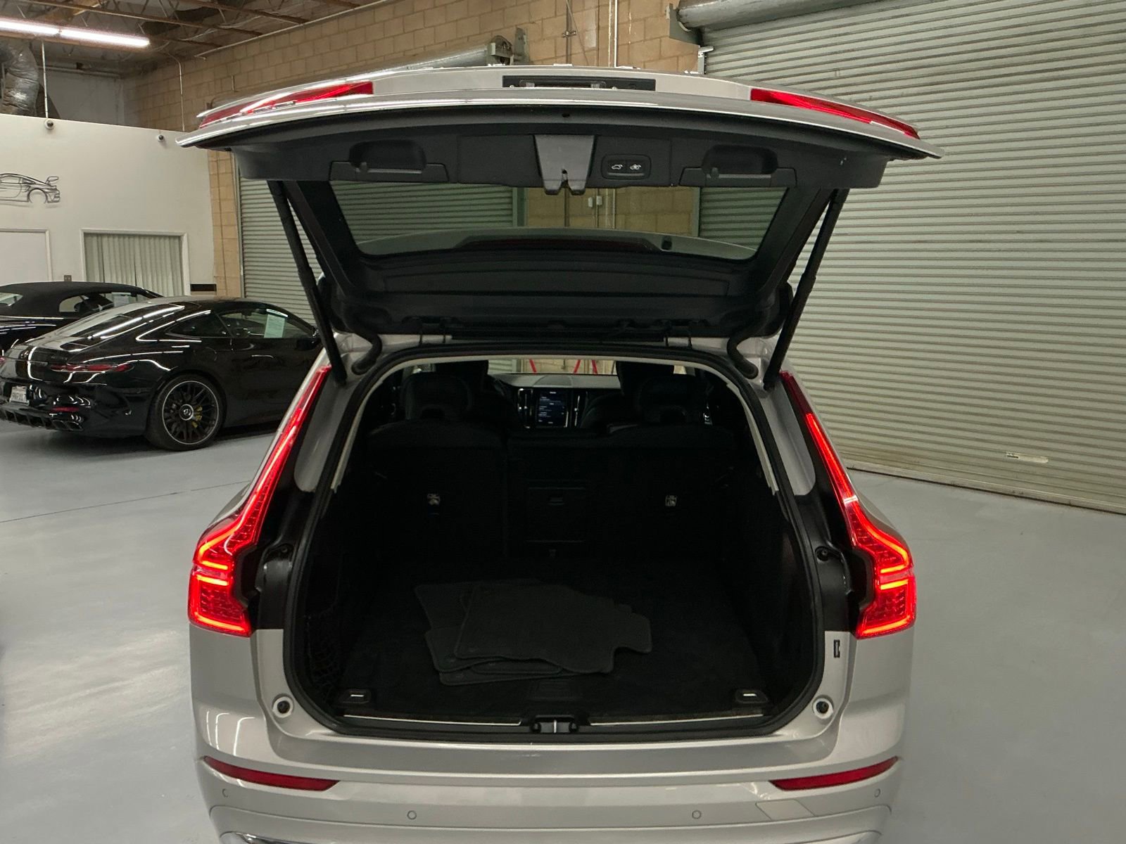 Used 2022 Volvo XC60 T8 Inscription Expression image 17