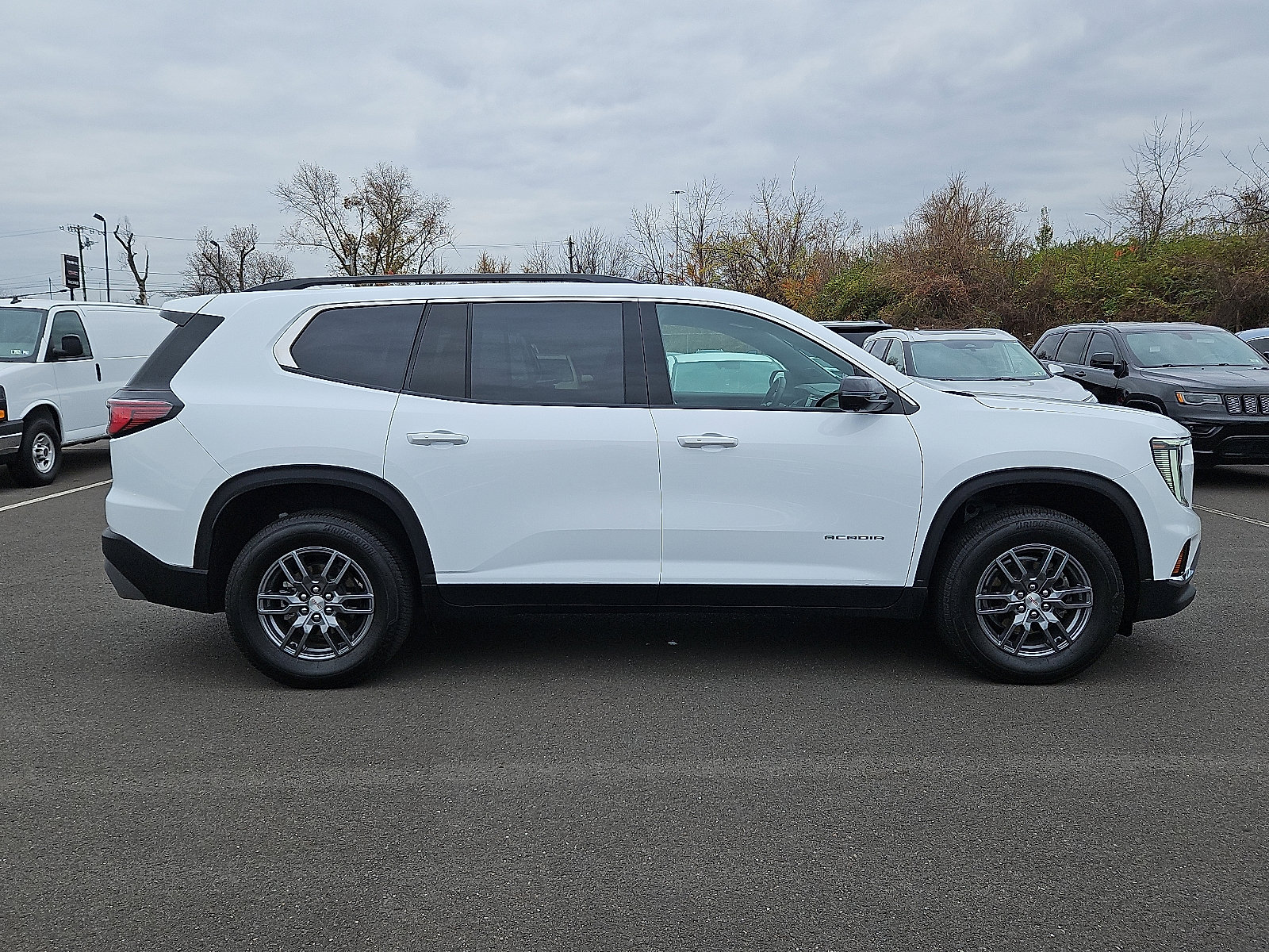 Certified 2025 GMC Acadia Elevation image 7