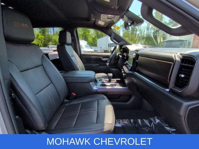 Certified 2024 Chevrolet Silverado 1500 High Country w/ Technology Package AWD/4WD image 36