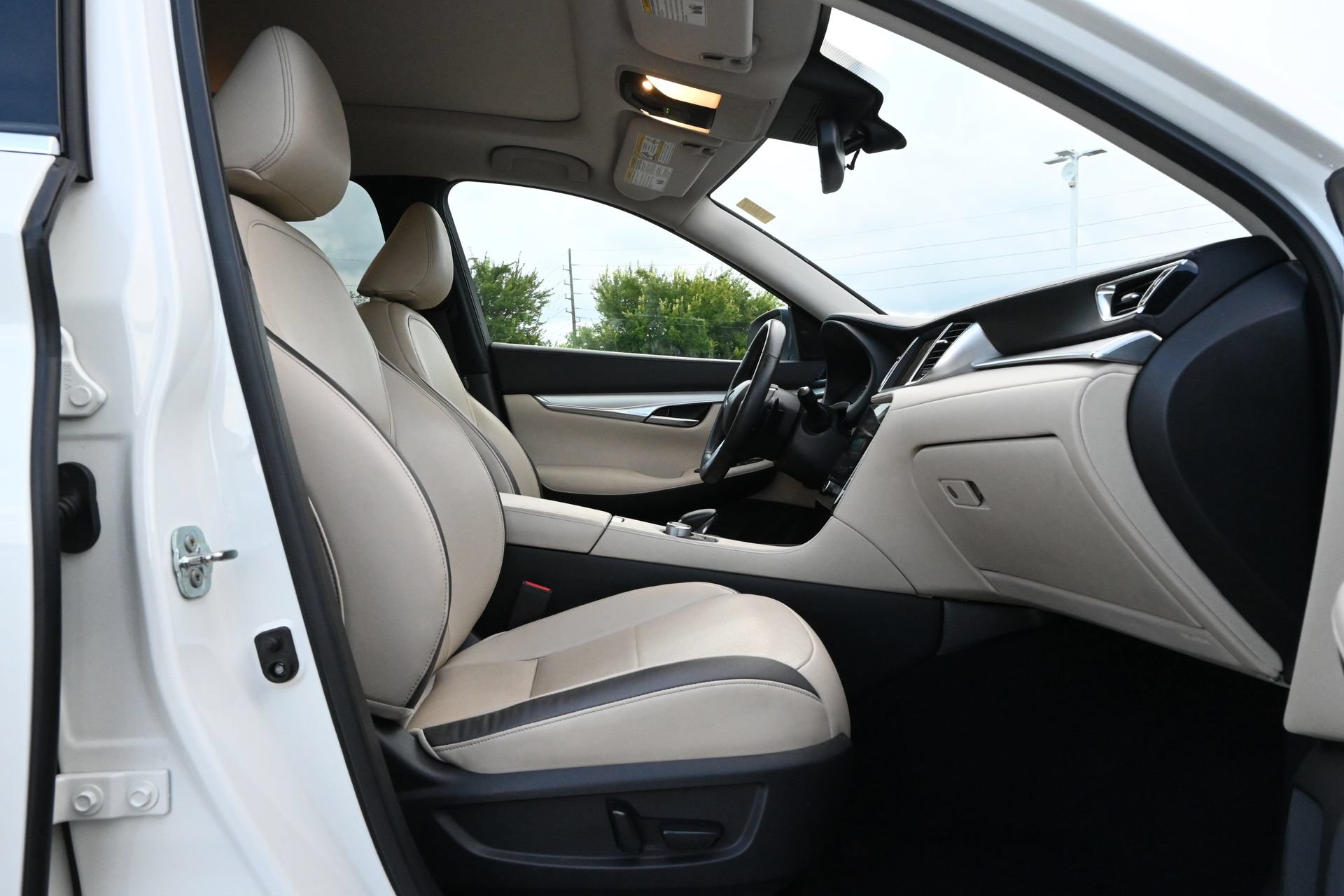 Used 2022 INFINITI QX50 Essential FWD image 25