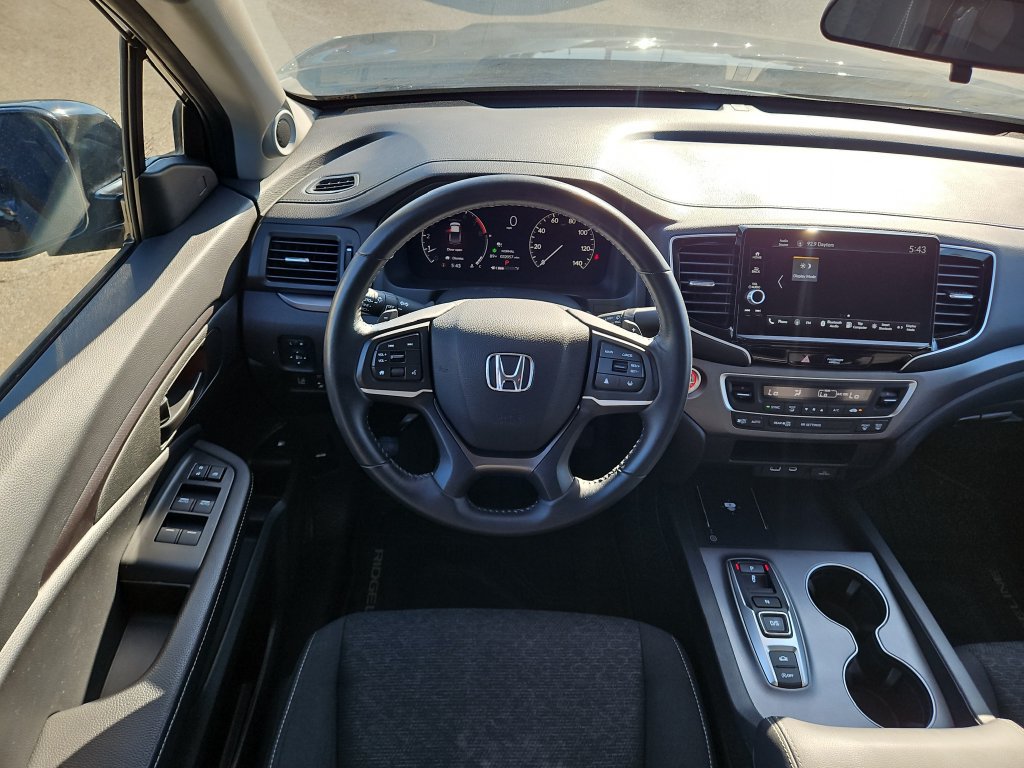 Used 2025 Honda Ridgeline Sport image 10