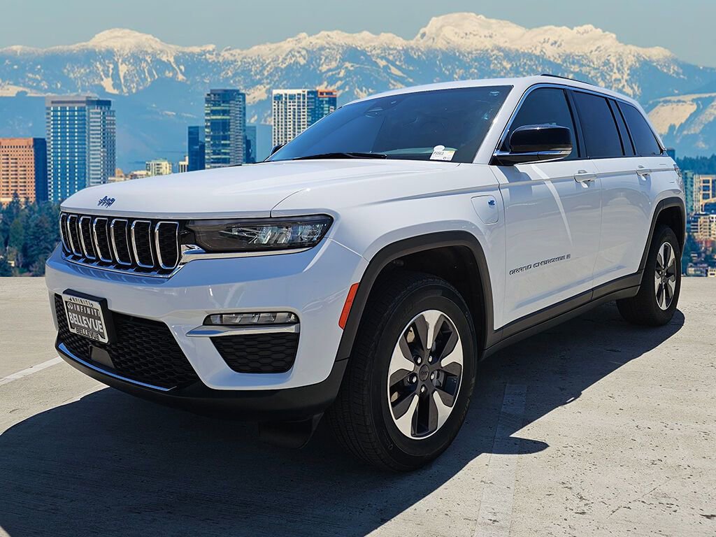 Used 2024 Jeep Grand Cherokee Limited 4xe image 3