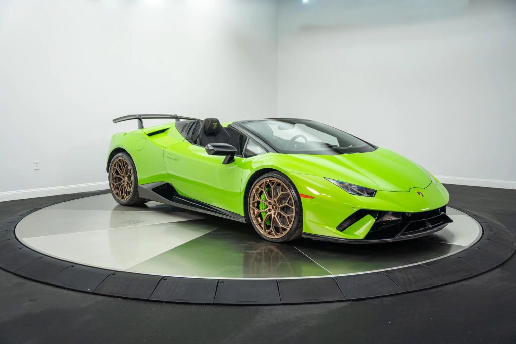 Used 2019 Lamborghini Huracan Performante AWD/4WD image 6