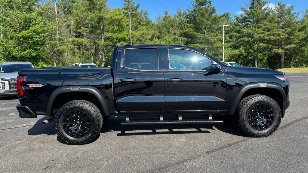 Used 2024 Chevrolet Colorado Trail Boss w/ Advanced Trailering Package AWD/4WD image 5