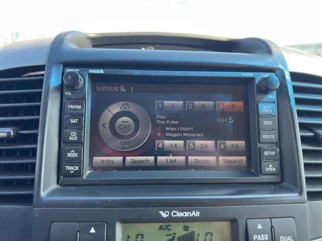 Used 2012 Kia Sedona EX w/ Luxury Pkg image 19