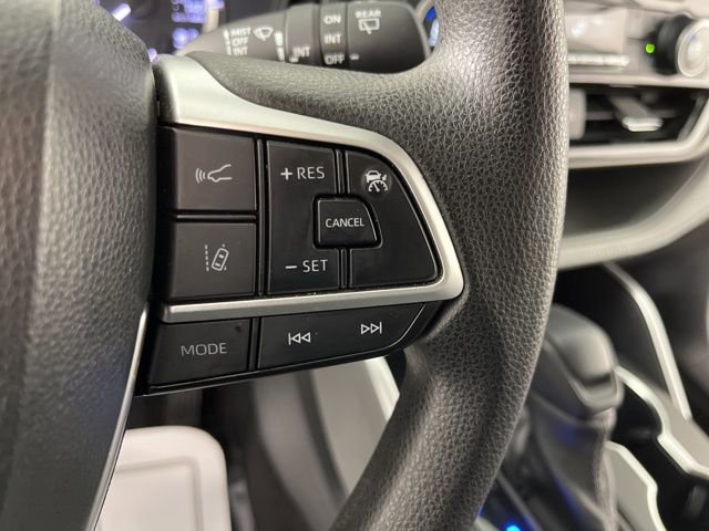Used 2023 Toyota Highlander L image 21