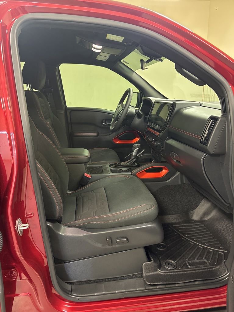 Used 2025 Nissan Frontier PRO-4X w/ Pro Convenience Package image 27