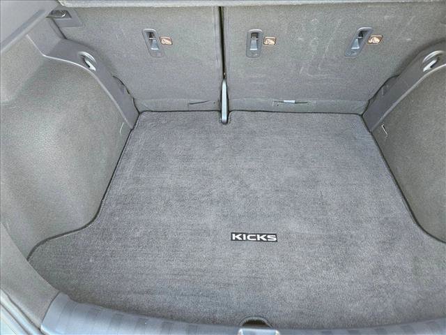 Used 2019 Nissan Kicks SR w/ Exterior Package FWD image 6