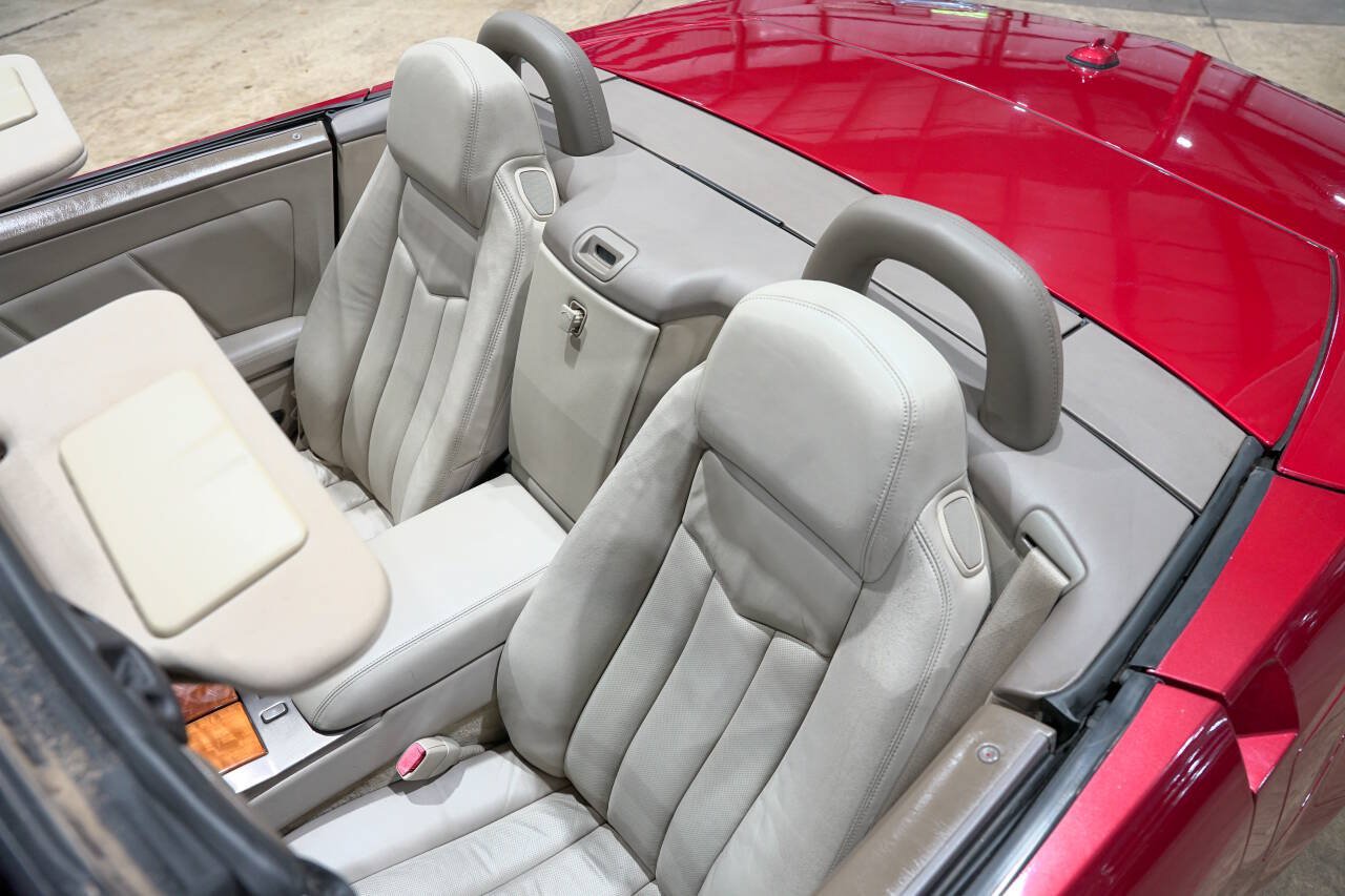 Used 2005 Cadillac XLR RWD image 19