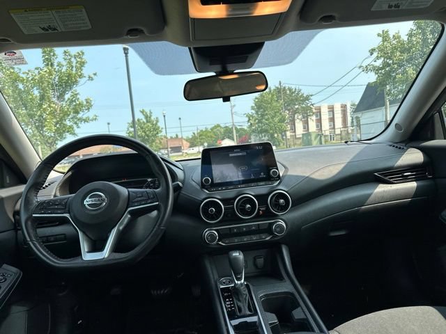 Used 2023 Nissan Sentra SV FWD image 3