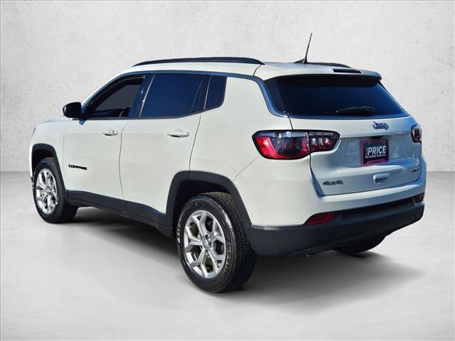 Used 2024 Jeep Compass Latitude AWD/4WD image 8