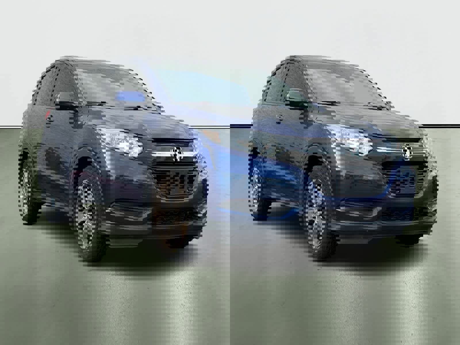 Used 2017 Honda HR-V LX image 5