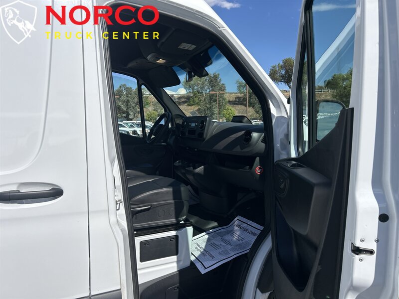 Used 2025 Mercedes-Benz Sprinter 2500 image 11