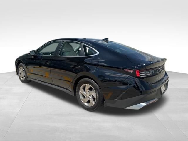 Used 2025 Hyundai Sonata SE image 4