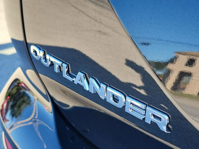 New 2026 Mitsubishi Outlander SE image 9