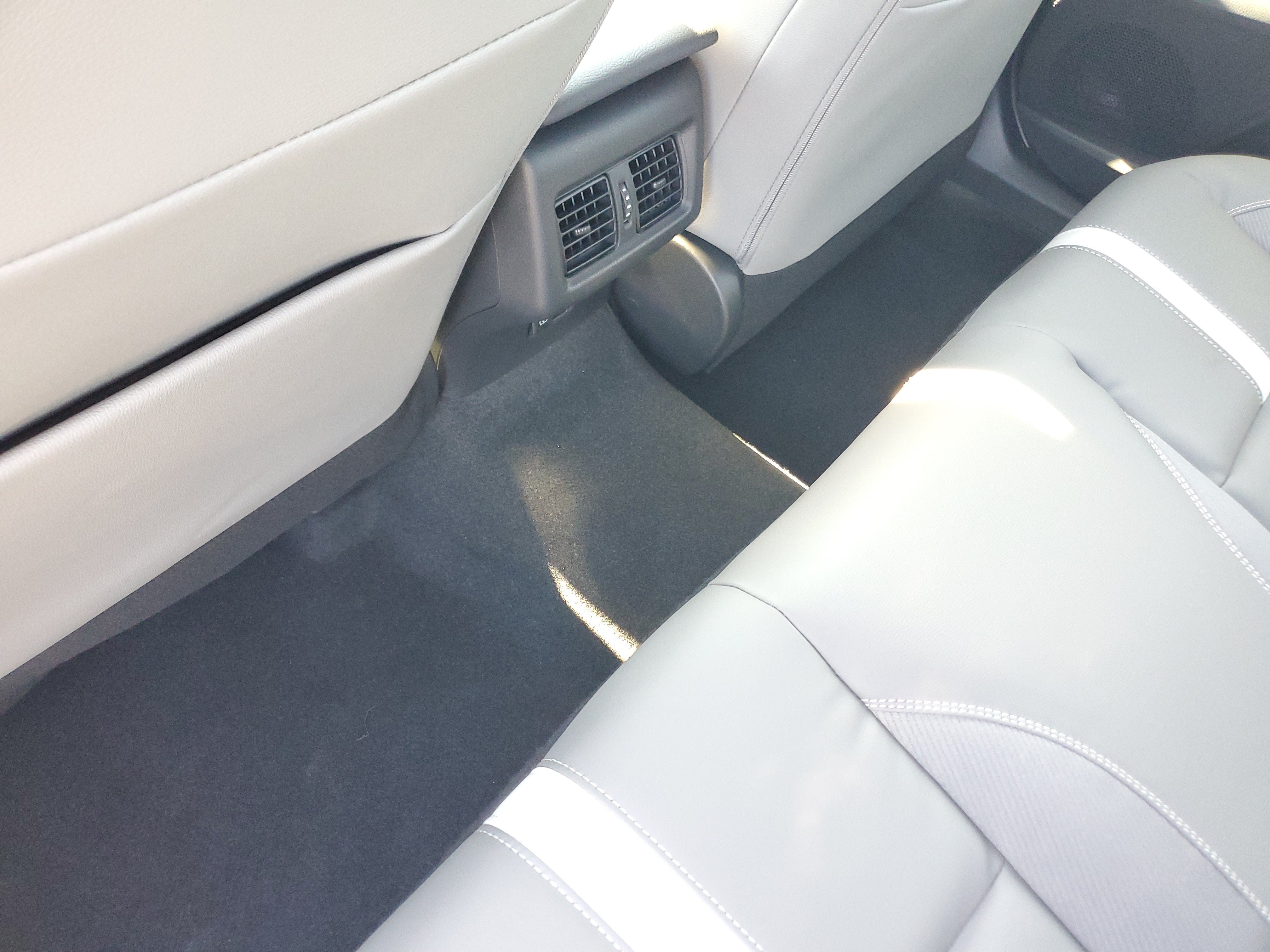New 2027 Toyota Camry SE w/ Convenience Package FWD image 12