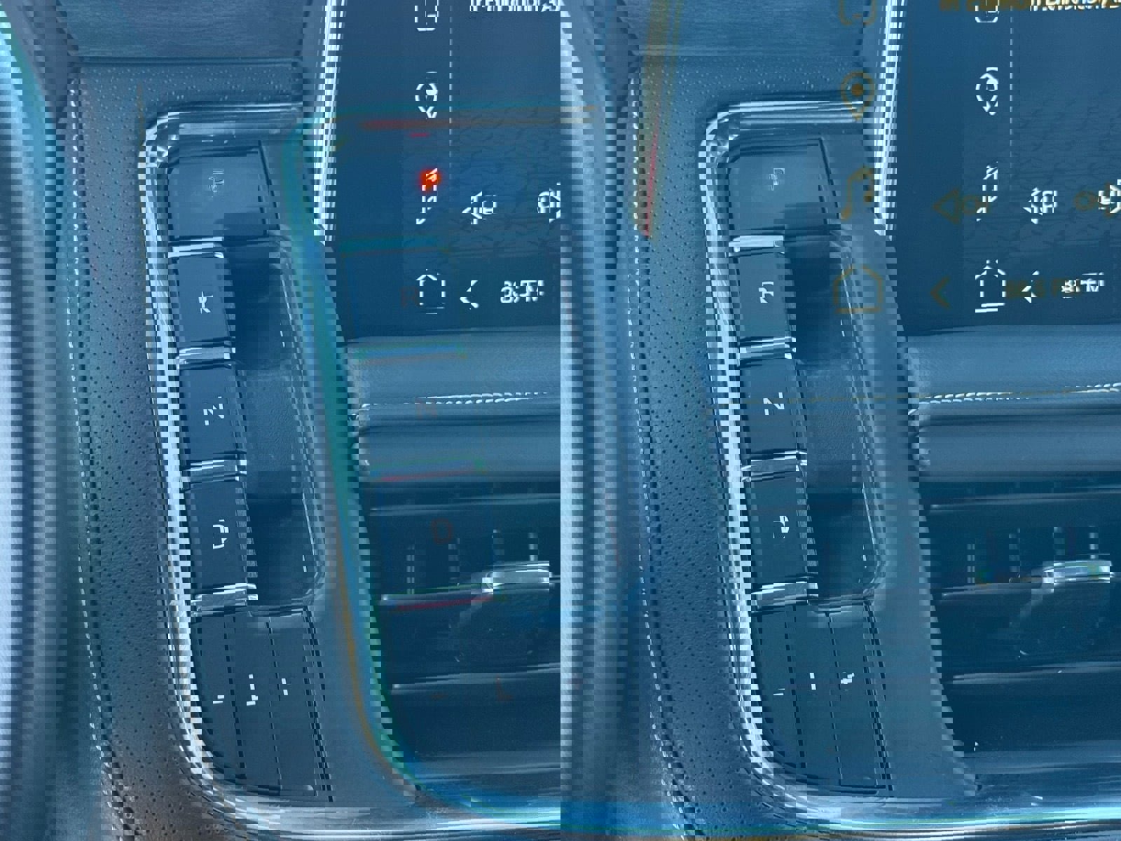 Used 2023 GMC Yukon XL SLT image 26