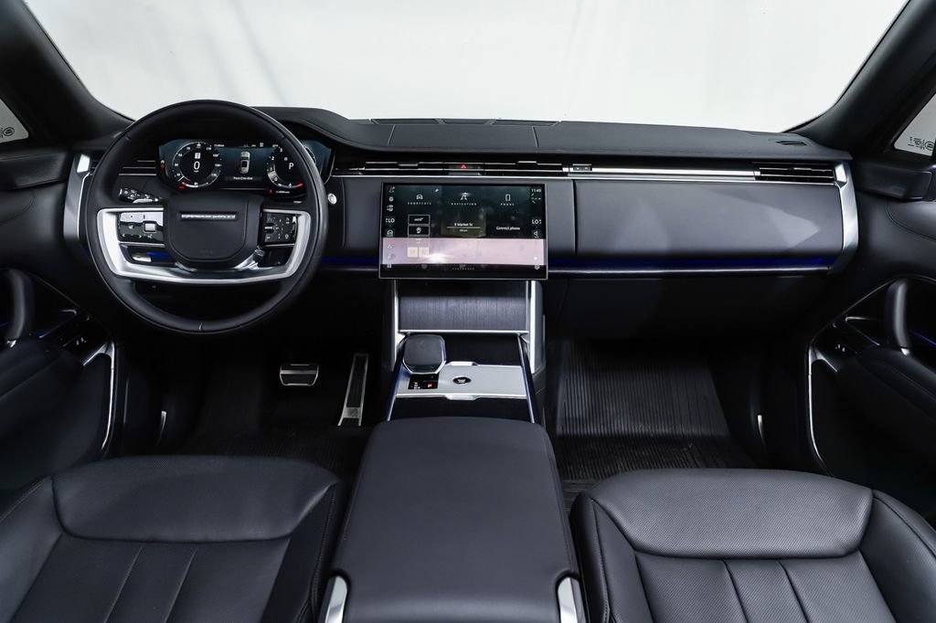 Used 2025 Land Rover Range Rover SE AWD/4WD image 7