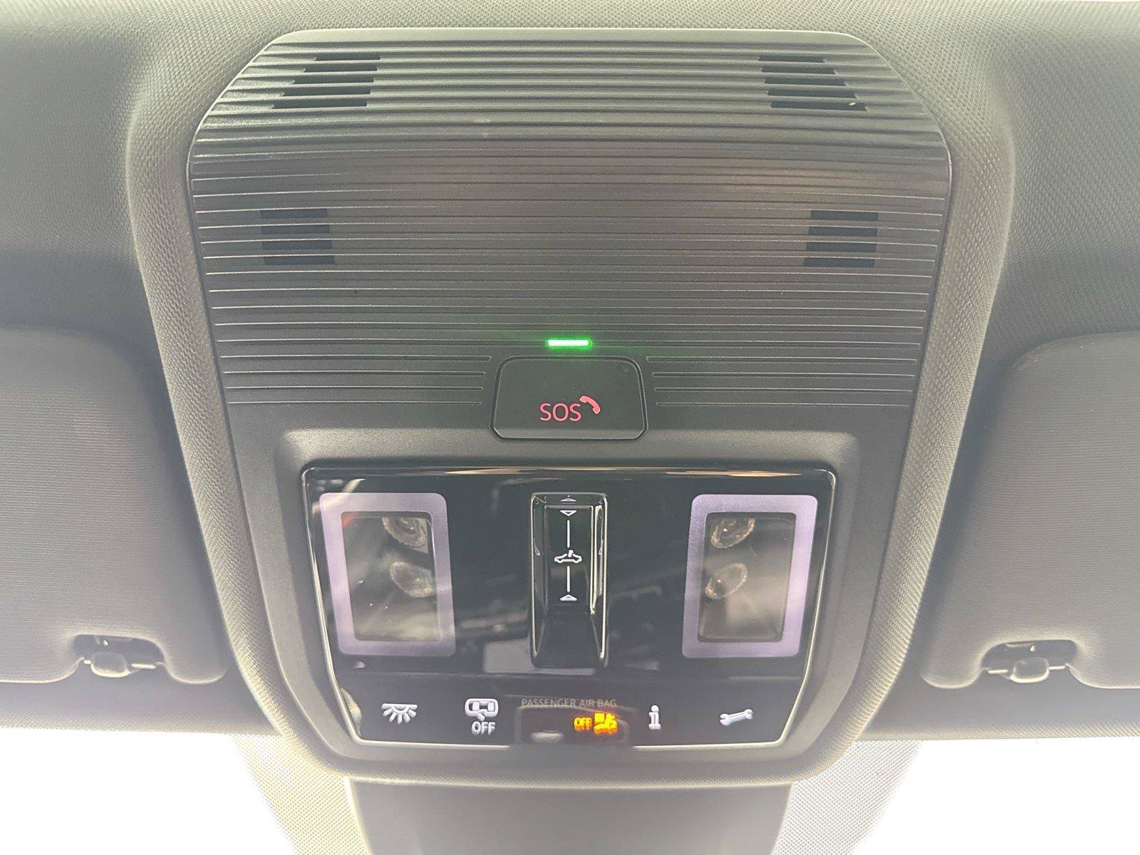 Used 2024 Volkswagen GTI SE FWD image 23