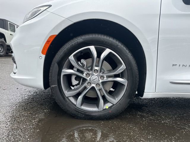New 2026 Chrysler Pacifica Pinnacle image 14