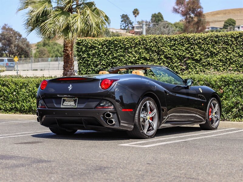 Used 2014 Ferrari California RWD image 6
