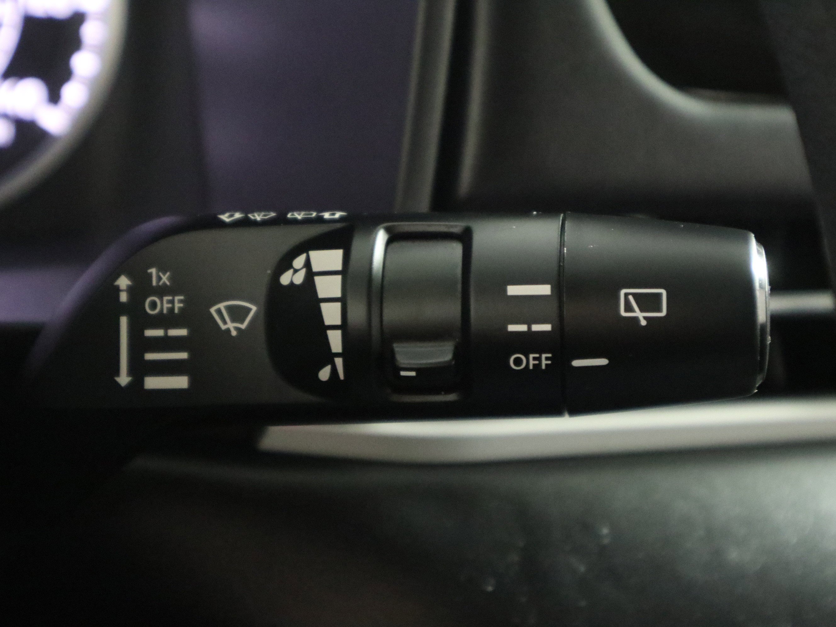 Used 2025 Mitsubishi Outlander ES image 32