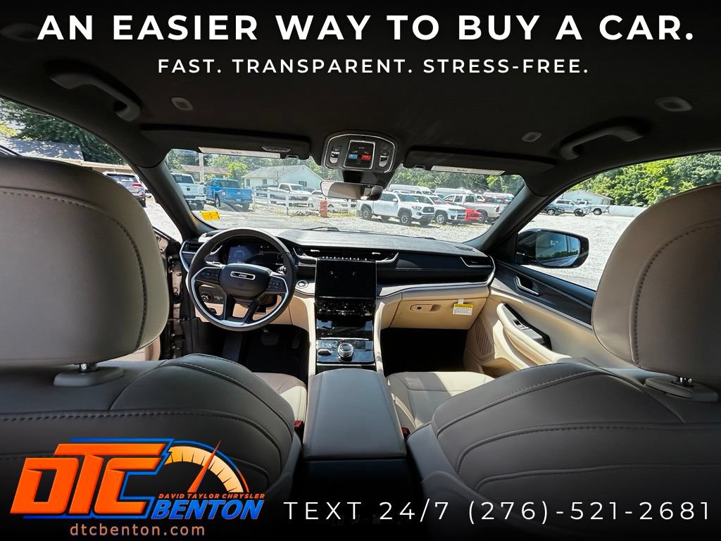 Used 2025 Jeep Grand Cherokee L Limited AWD/4WD image 17