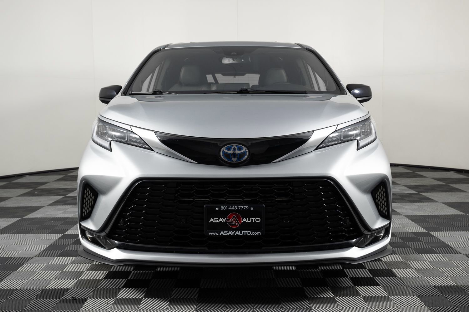 Used 2022 Toyota Sienna XSE image 12