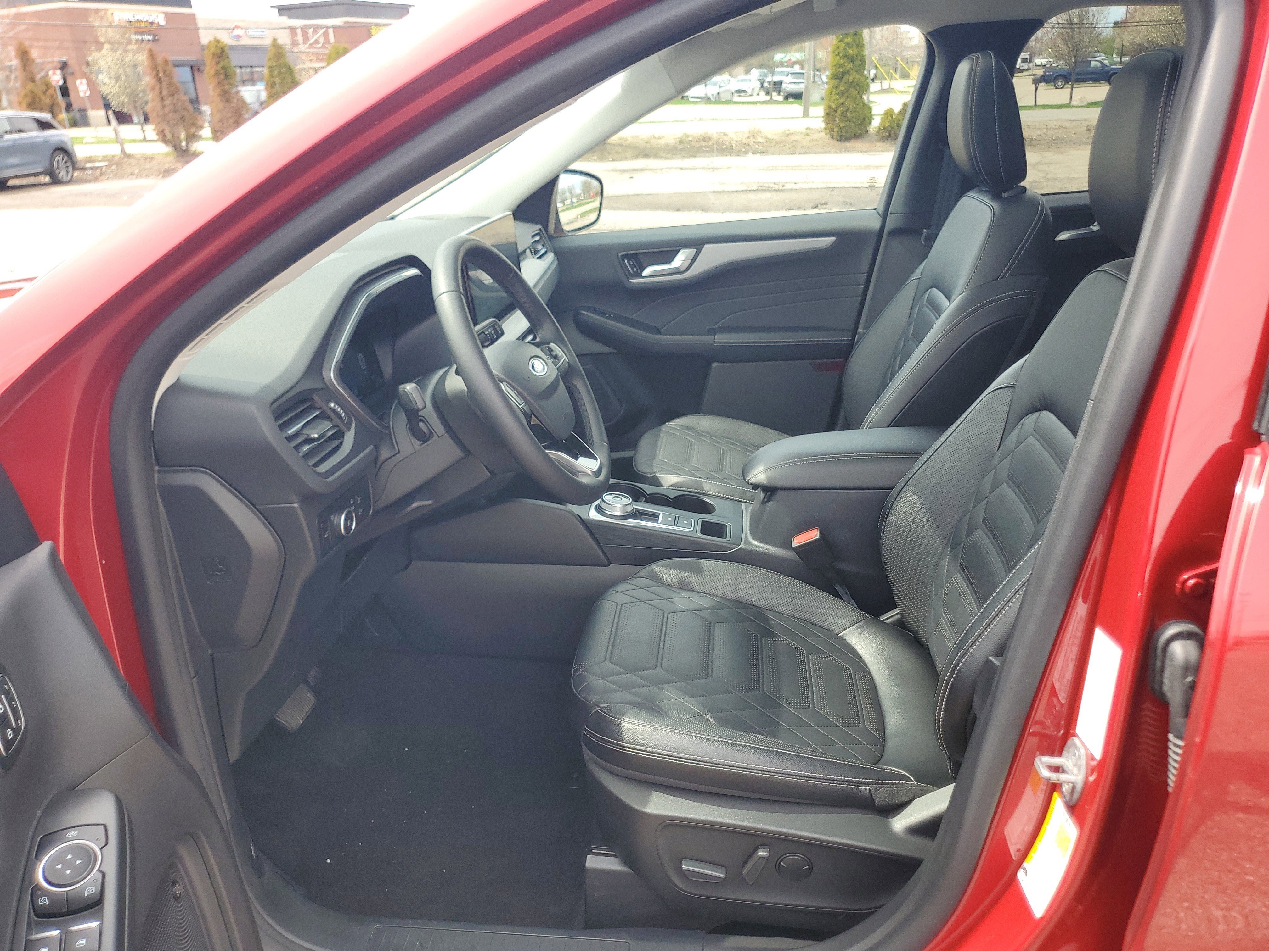 Used 2023 Ford Escape Platinum w/ Premium Technology Package AWD/4WD image 12
