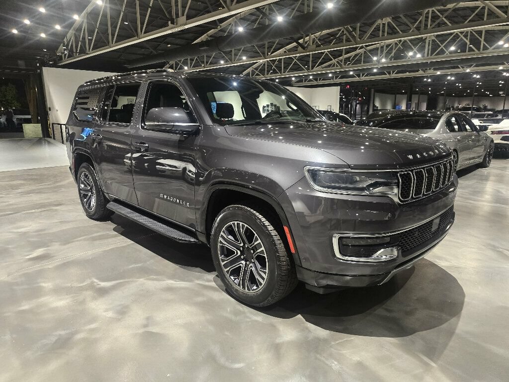 Used 2022 Jeep Wagoneer Series III w/ Flexible Seating Group AWD/4WD image 3
