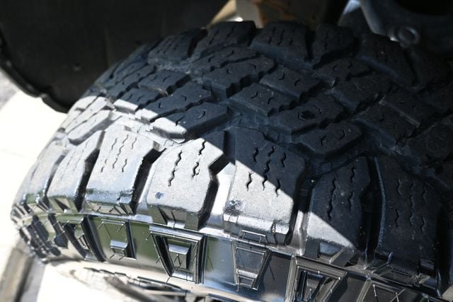Used 2022 Chevrolet Silverado 1500 LT Trail Boss w/ Bed Protection Package AWD/4WD image 9