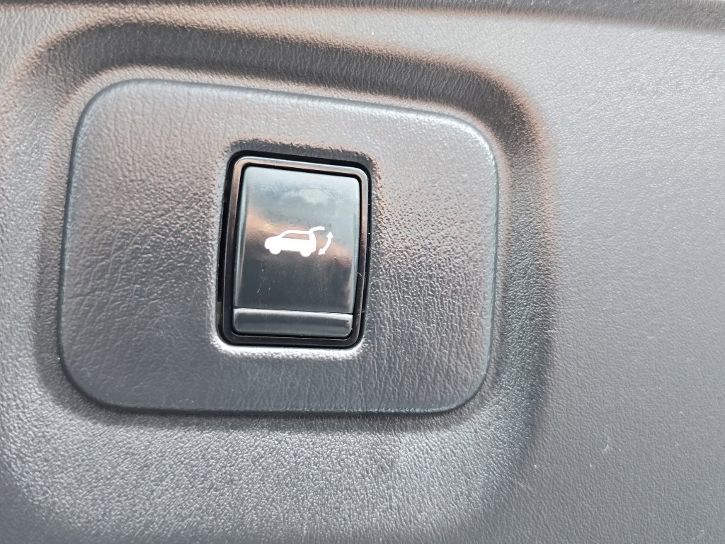 Used 2017 Nissan Pathfinder SL w/ SL Premium Package AWD/4WD image 11