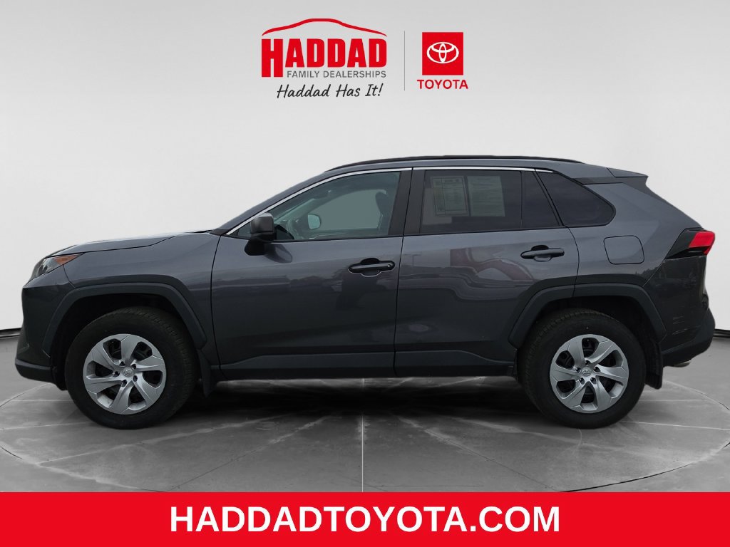 Used 2021 Toyota RAV4 LE AWD/4WD image 2