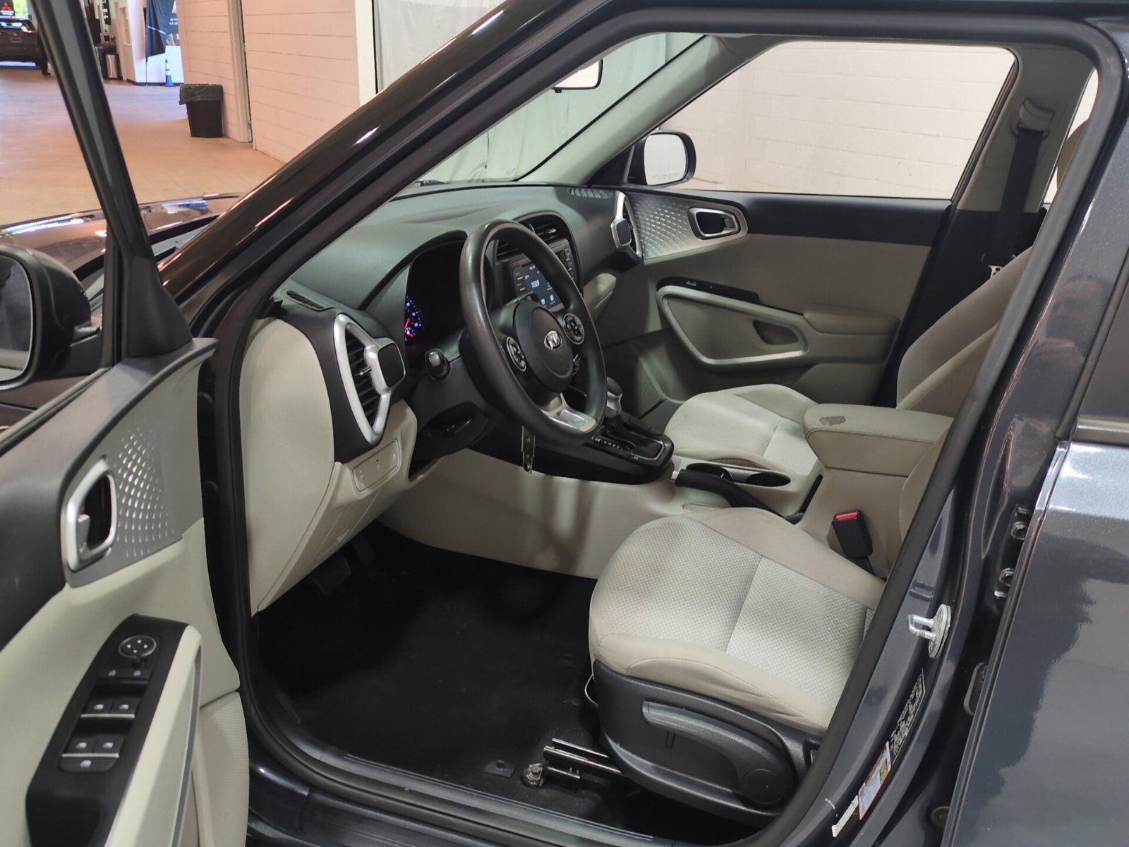 Used 2020 Kia Soul LX FWD image 14