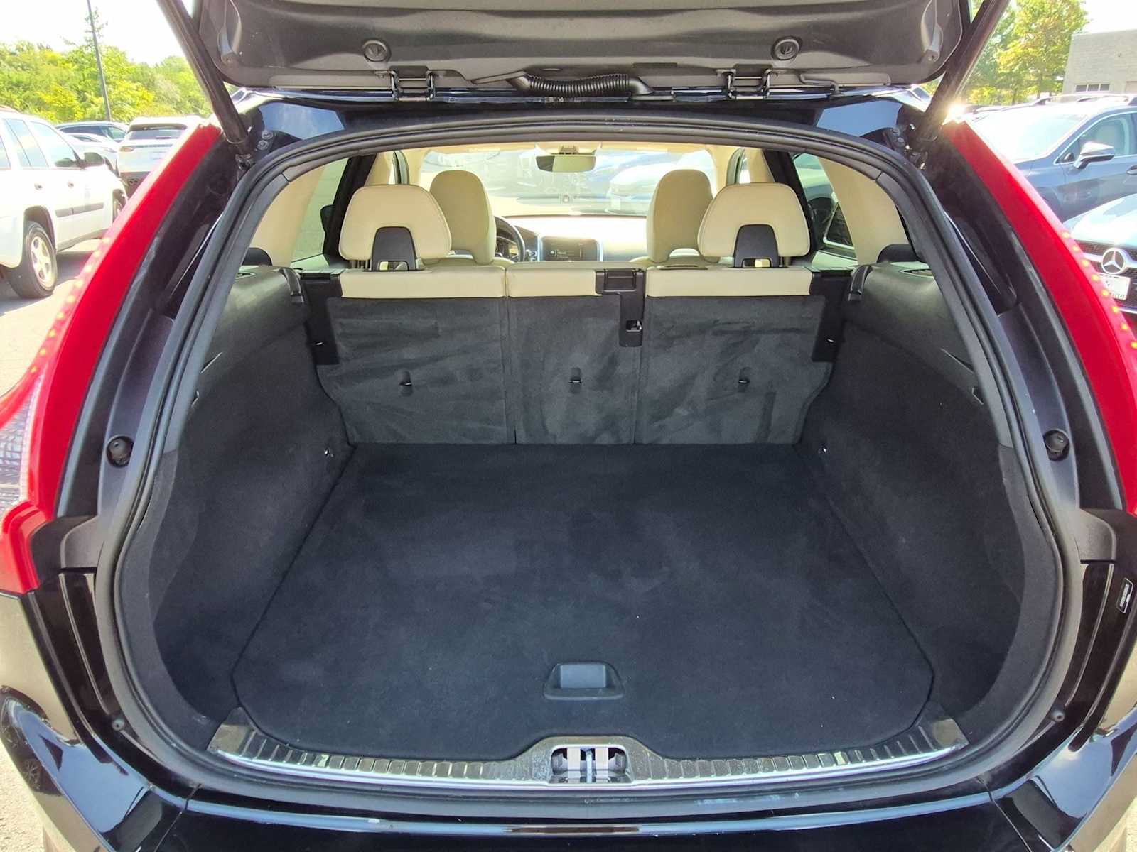 Used 2016 Volvo XC60 T5 Premier w/ Proximity Package AWD/4WD image 36