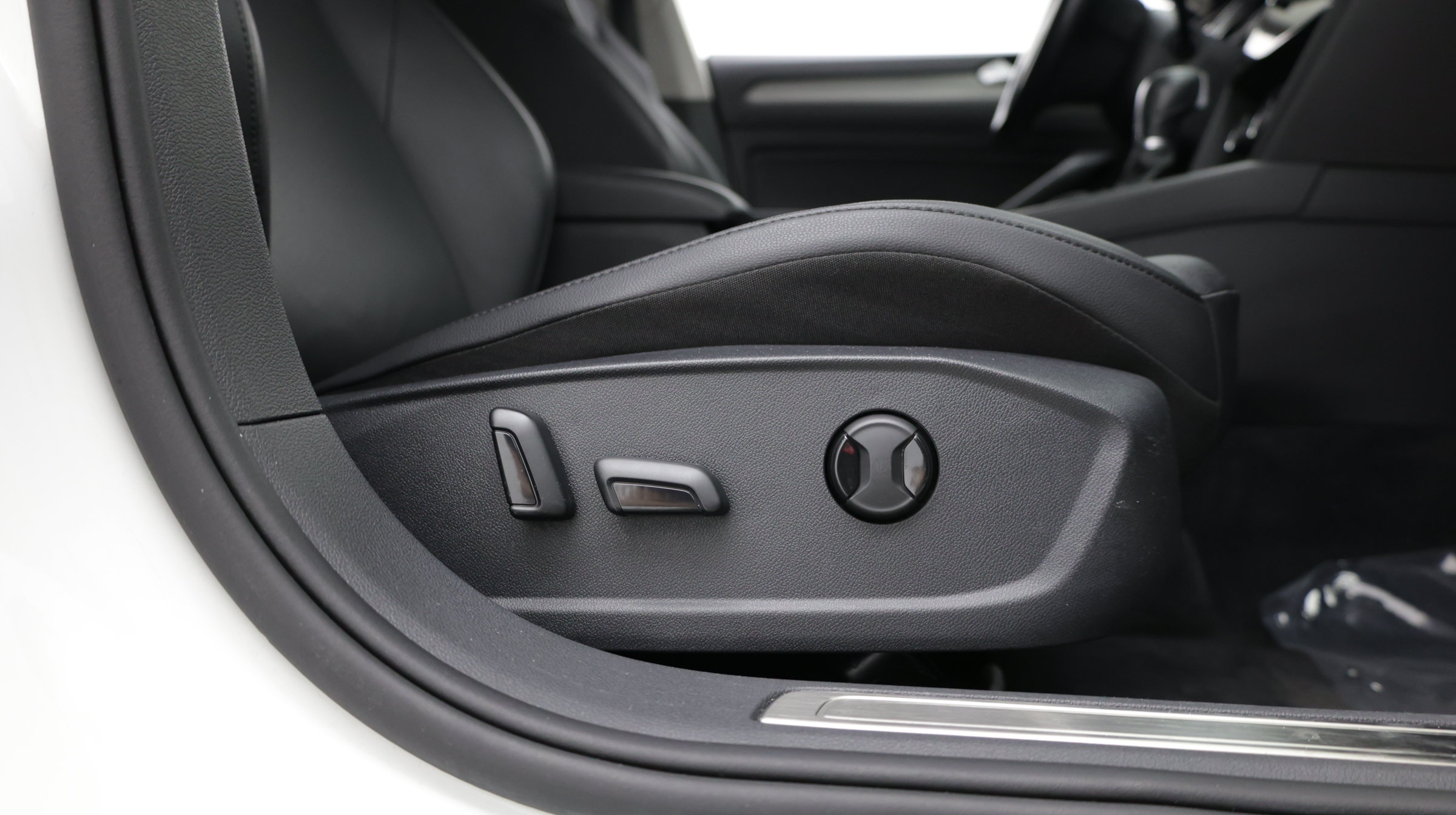 Used 2019 Volkswagen Arteon SE AWD/4WD image 37