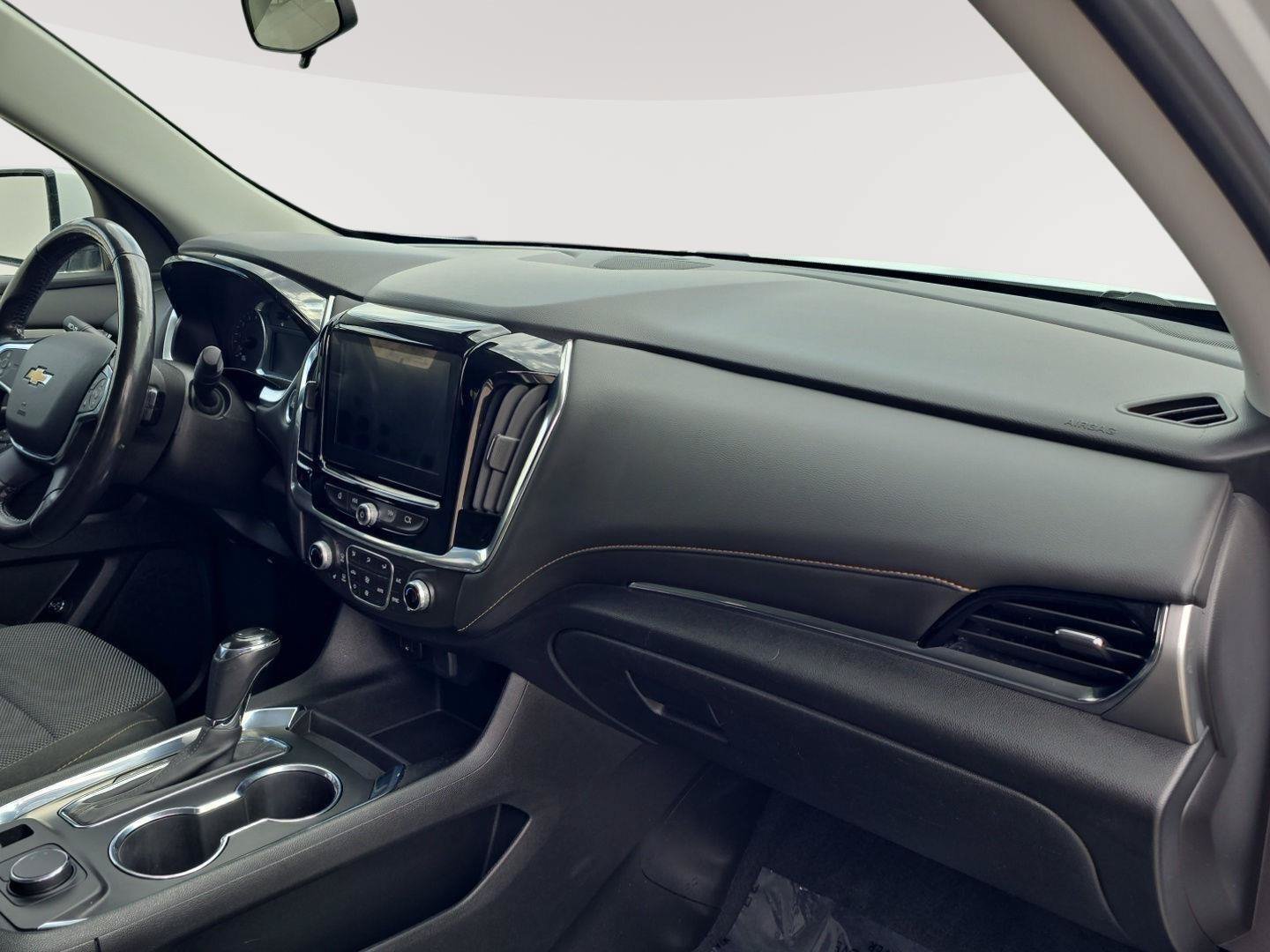 Used 2018 Chevrolet Traverse LT FWD image 25