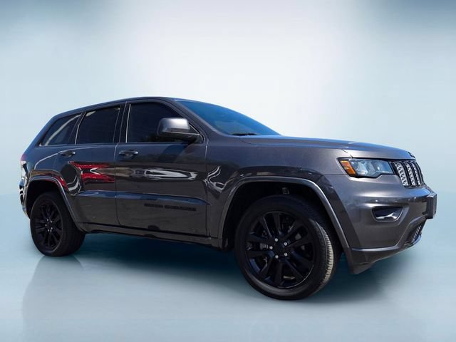 Used 2018 Jeep Grand Cherokee Altitude AWD/4WD image 2