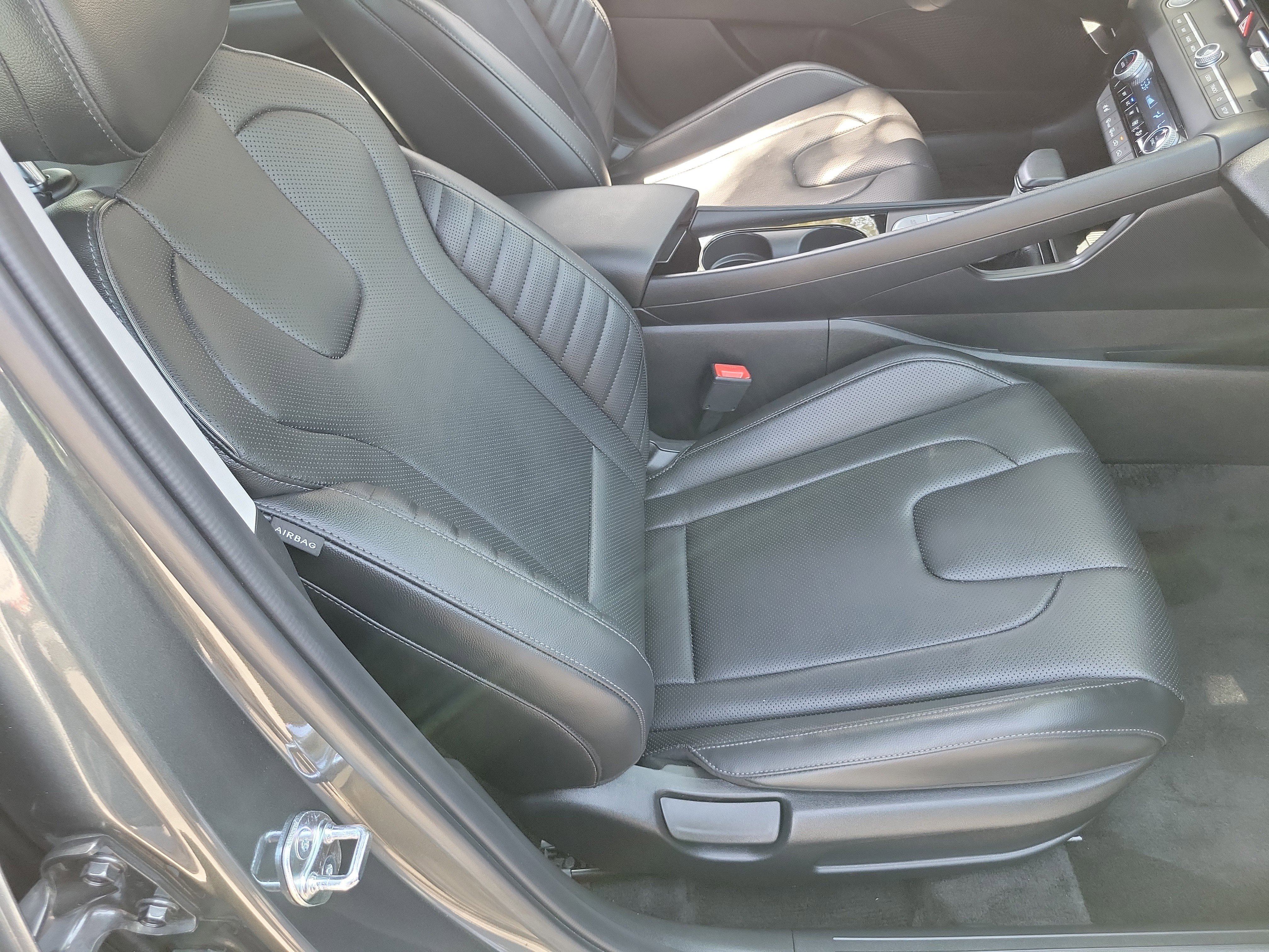 Certified 2025 Hyundai Elantra Limited image 23